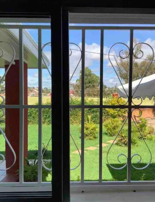Villa Paisible Proche Des Rizieres อันตานานารีโว ภายนอก รูปภาพ